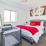 Cozy Mountain View Retreat In Reno