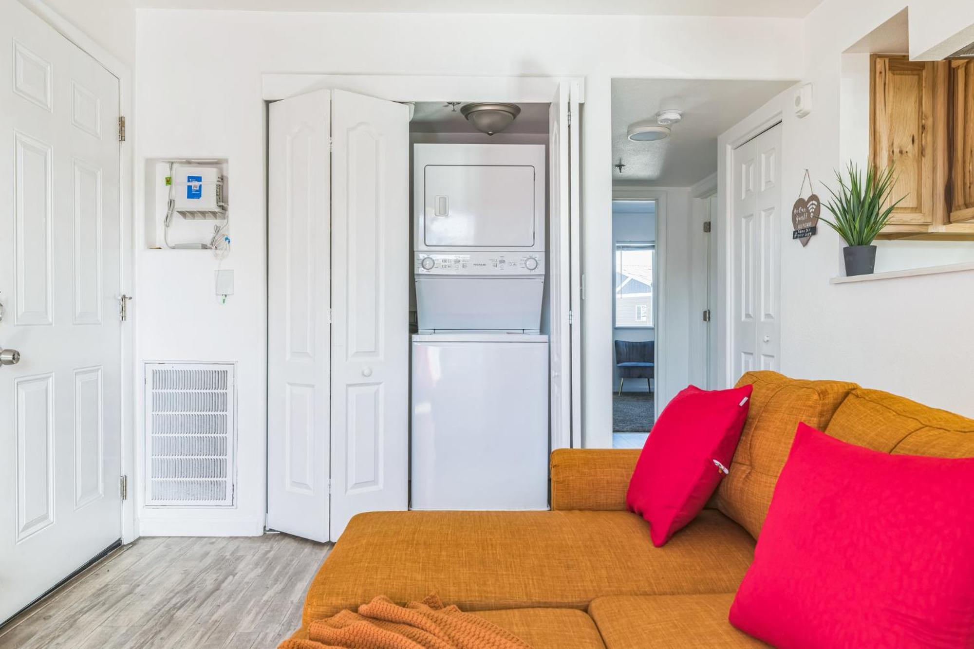 Cozy Mountain View Retreat In *